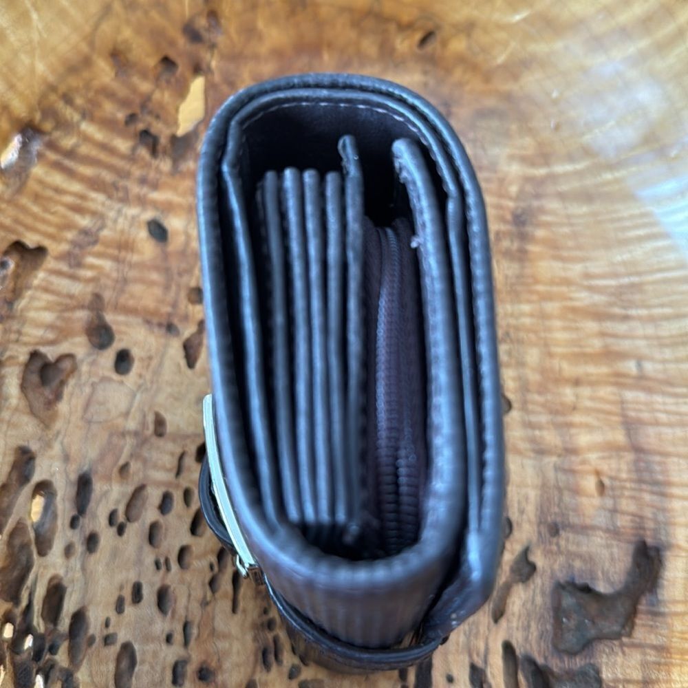 Levenger wallet  - Picture 4 of 7